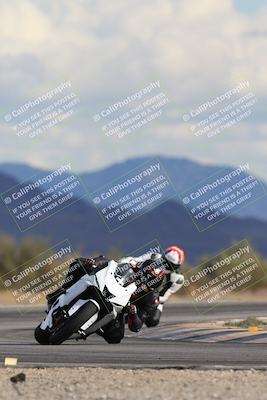 media/Nov-16-2025-Race Pace (Sun) [[8c5fa54630]]/Non Verified Riders (1st 20 Minutes)/5-Turn 15 (110pm)/